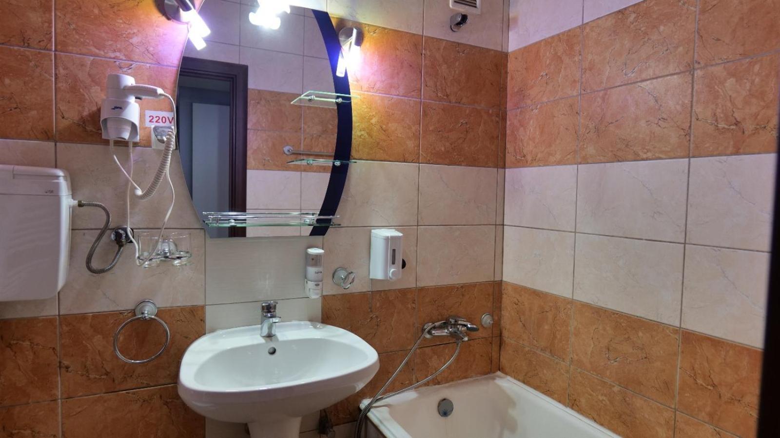 Hotel Parc Craiova Buitenkant foto
