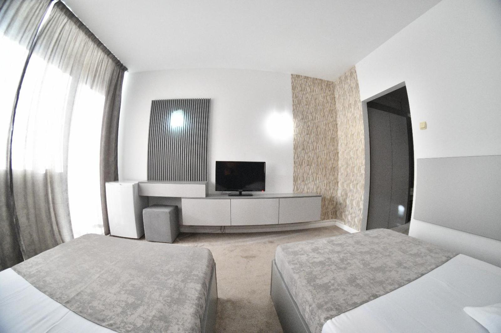 Hotel Parc Craiova Buitenkant foto