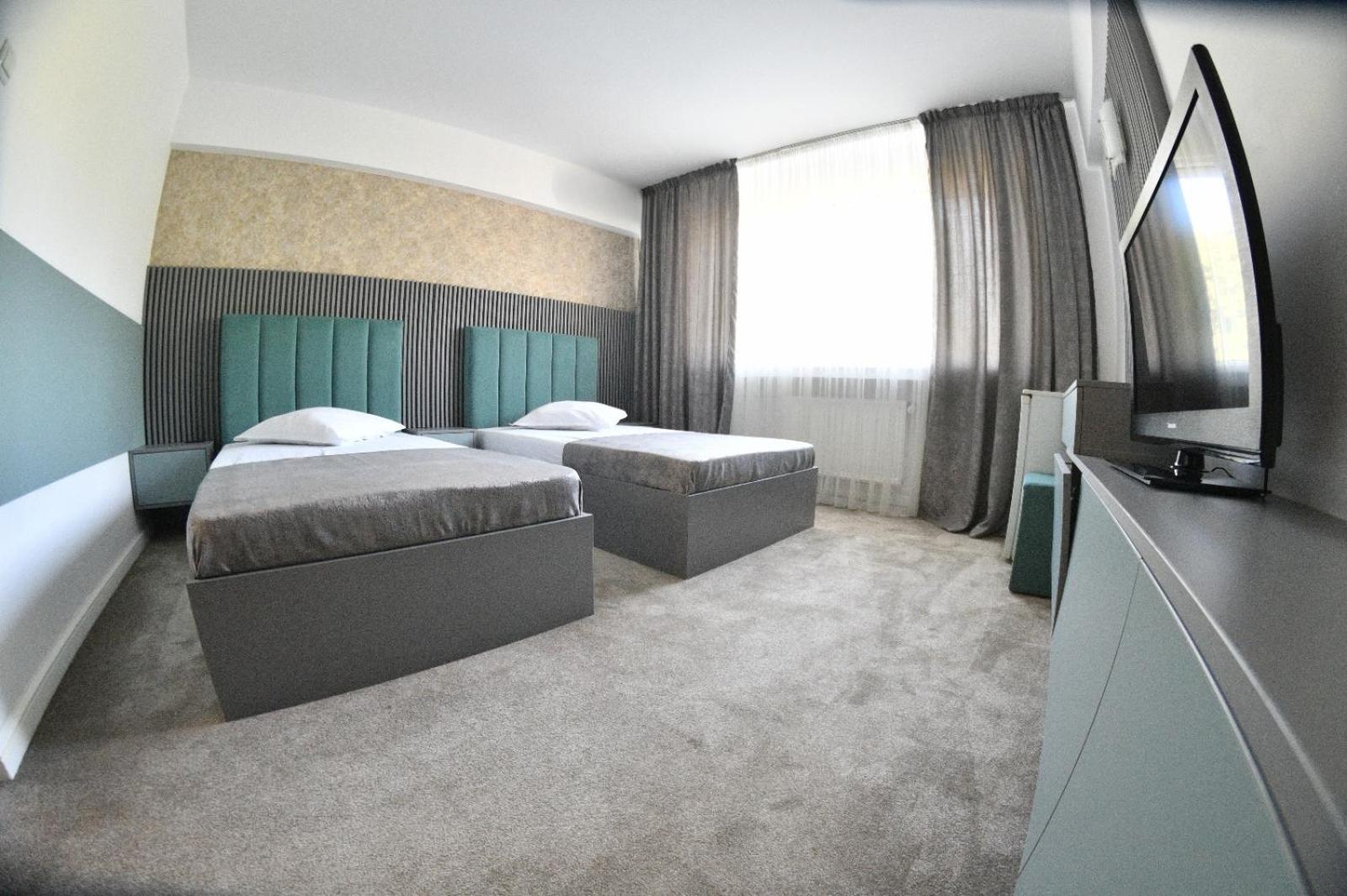 Hotel Parc Craiova Buitenkant foto