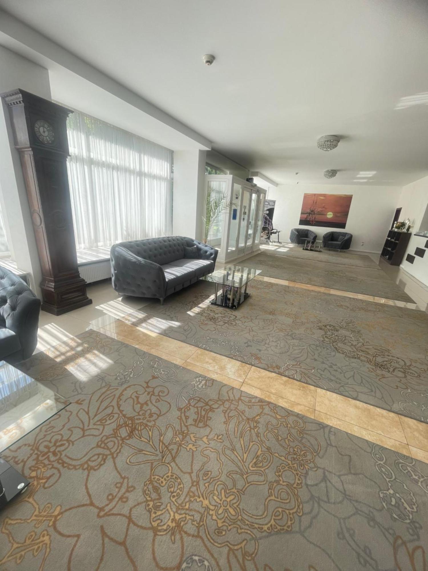 Hotel Parc Craiova Buitenkant foto